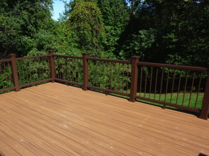 P1010174 Evergreen Fence Deck
