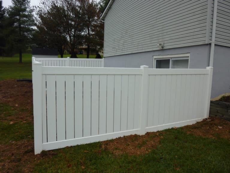 dog Fences - Evergreen Fence & Deck