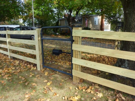 dog Fences - Evergreen Fence & Deck